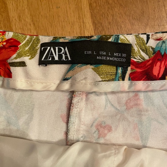 Zara Ruffle Hem Shorts - Picture 6 of 9